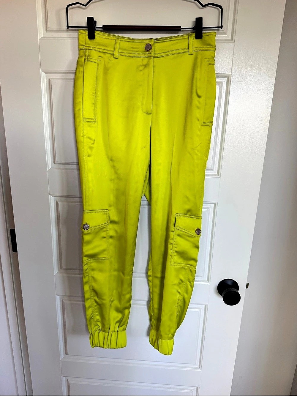 bebe Tailored Cargo Satin Jogger Pant Cargo Jogger Pants in Neon Green Size 0 NW